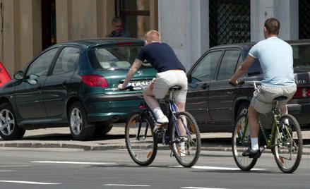 Prawo o ruchu drogowym: kiedy jest droga dla rowerów, nie można jeździć ulicą