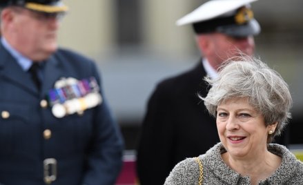 Sondaż: Jeremy Corbyn wygrywa z Theresą May