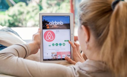 Airbnb: Za noclegi na całym świecie polscy turyści mogą płacić Blikiem