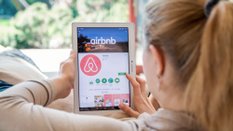 Airbnb rozszerza działalność. Chce być „Amazonem usług turystycznych”