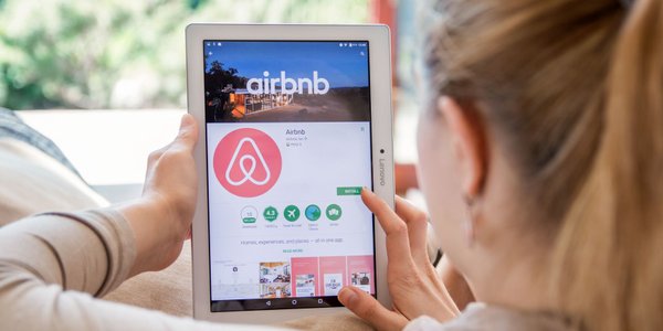 Airbnb: Za noclegi na całym świecie polscy turyści mogą płacić Blikiem