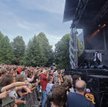 Mimo wezwań do bojkotu festiwalu w Oslo wystąpił na nim ulsterski Kneecap. Raperzy z Belfastu, znani
