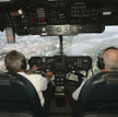 Polacy ufają strażakom i pilotom