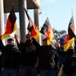 Zwolennicy partii Alternatywa dla Niemiec (AfD)  podczas wiecu wyborczego AfD w Hohenschoenhausen w 
