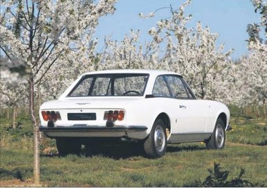 Kapitalna stylizacja włoskiego mistrza przysporzyła tej wersji wielu wielbicieli. Samochód jest nada