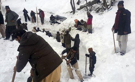 Lawina w Pakistanie. Dziewczynka uratowana po 18 godzinach