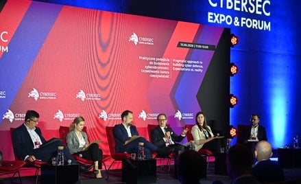 Uczestnicy debaty „Praktyczne podejście do budowania cyberobronności. Oczekiwania kontra rzeczywisto