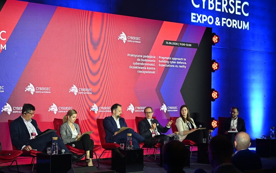 Uczestnicy debaty „Praktyczne podejście do budowania cyberobronności. Oczekiwania kontra rzeczywisto