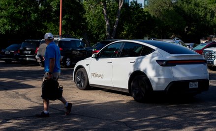 Premiera robotaxi Tesli była skromna. Na razie w Austin jeździ tylko 12 pojazdów