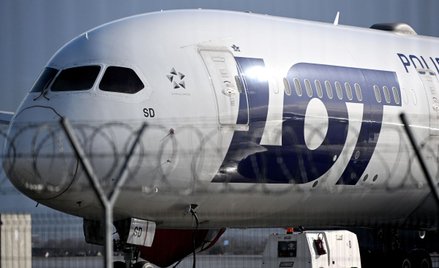 Awantura w dreamlinerze LOT-u. Pasażer przypuścił szturm na kokpit