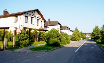 Właścicieli domów i mieszkań czekają podwyżki. Od 2027 r. opłaty pójdą w górę