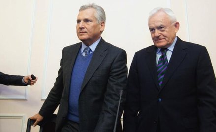 Wojna dużego i małego pałacu między prezydentem a premierem toczona ku uciesze prawicy doprowadziła 