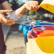 Koniec z wyrzucaniem plastikowych butelek do śmieci. Rząd wprowadza system kaucyjny