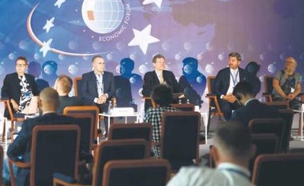 Uczestnicy dyskusji zwracali uwagę, że rynki finansowe się zdemokratyzowały i obecnie znacznie łatwi