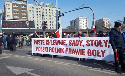 Protest kilkuset rolników sparaliżował ruch w centrum Warszawy