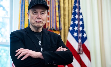 Elon Musk stawia na sztuczną intreligencję, ale potrzebuje na to dużo pieniędzy. Dostarczy ich Space