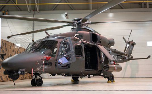 Uroczystość przekazania 1-ego AW149 z PZL-1828