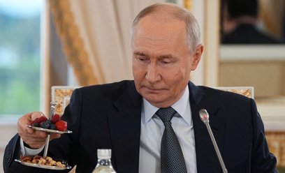 Władimir Putin przekonuje rodaków, że jego „osaczony przez wrogów” kraj „będzie walczyć do zwycięstw