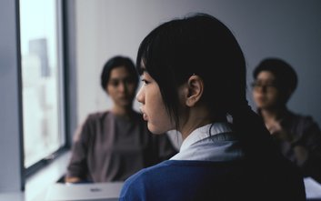 Kadr z filmu „Zasób ludzki" (2025), reż. Nawapol Thamrongrattanarit (materiały prasowe 19. Festiwalu