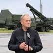 Premier Donald Tusk podczas wizyty na Centralnym Poligonie Sił Powietrznych w Ustce