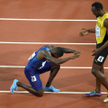 Justin Gatlin i Usain Bolt – nowy mistrz kłania się staremu. To zdjęcie przejdzie do historii