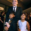Danny Boyle i jego hinduscy aktorzy: Rubina Ali (po prawej) i Azharuddin Mohammed Ismail