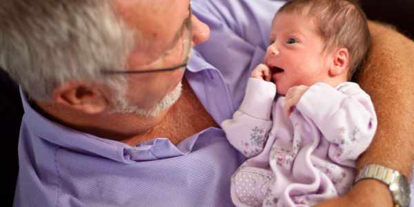 Szwecja rozszerza prawo do urlopu rodzicielskiego. Mogą je przejąć dziadkowie