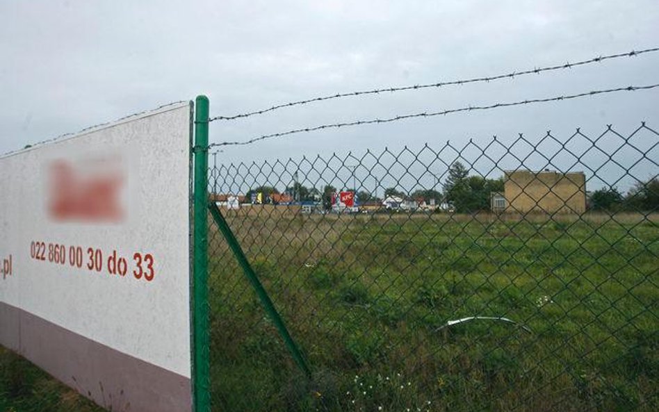 Spółka podzieliła grunt a teraz musi zapłacić opłatę adiacencką