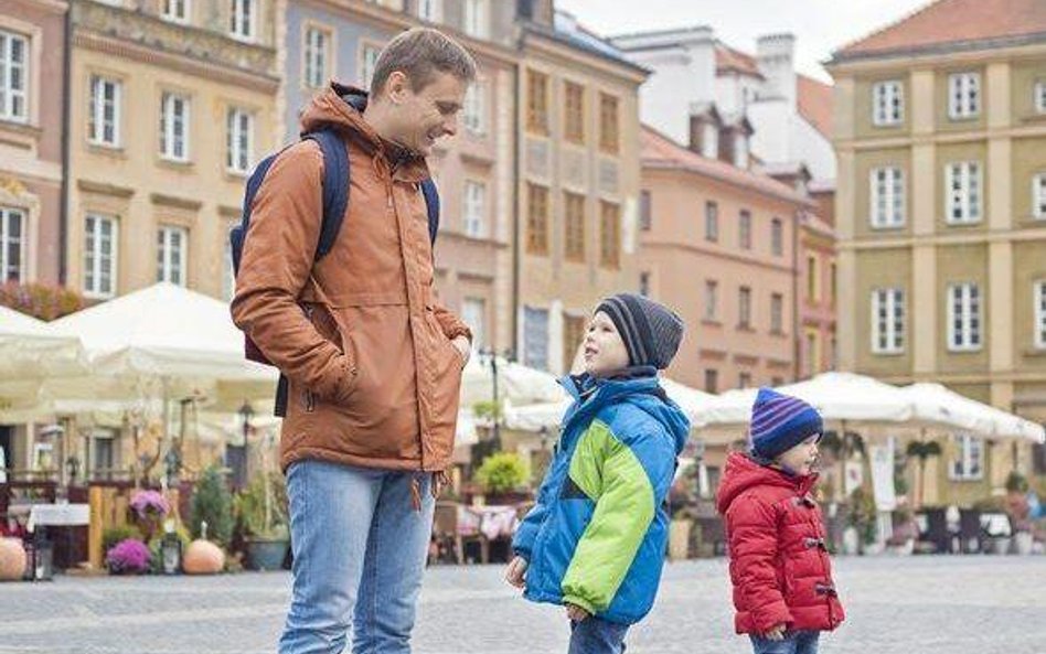 Ustawowe zamknięcie sklepów nie wystarczy. Polakom trzeba przypomnieć o innych niż zakupy formach sp