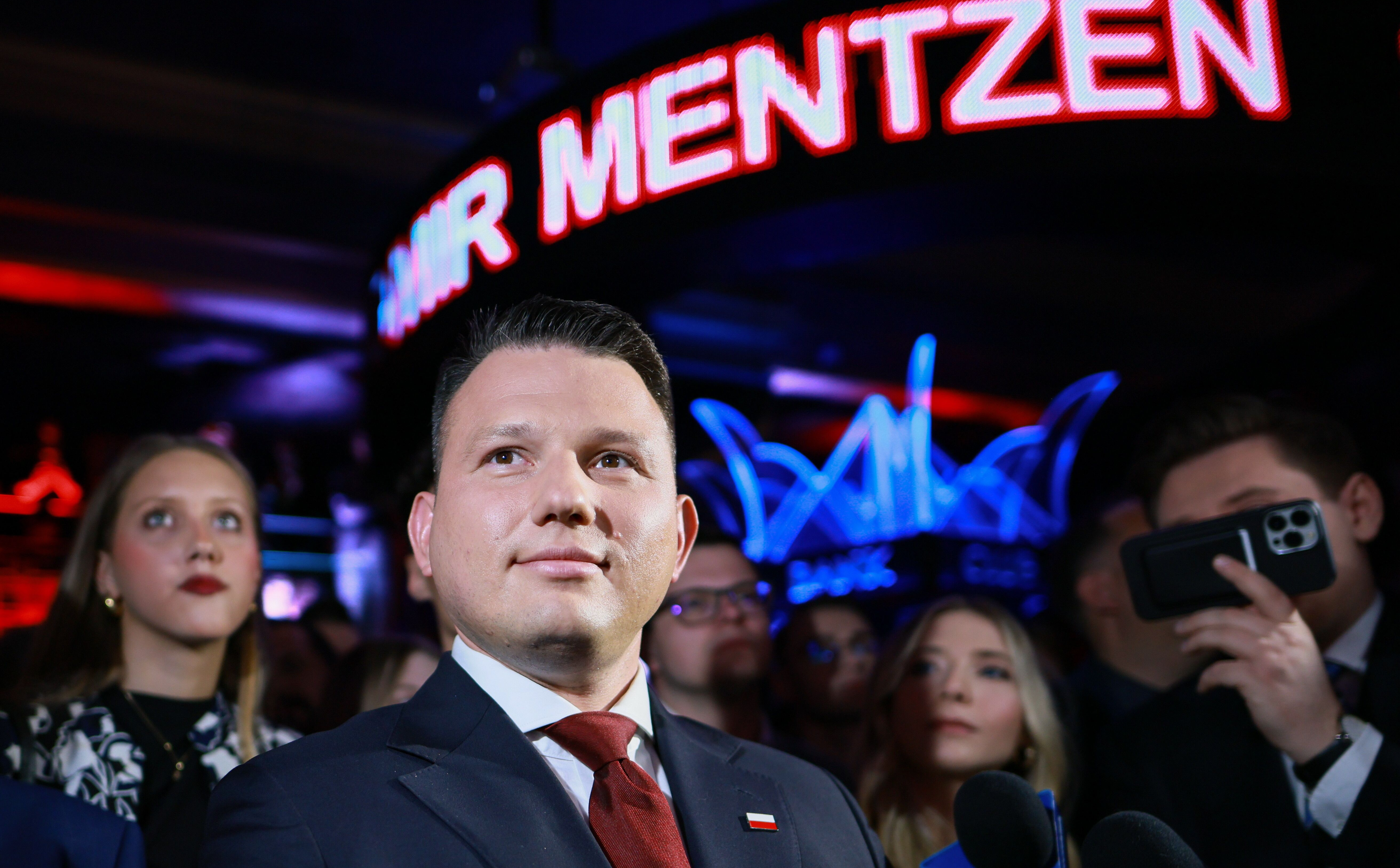 Wybory prezydenckie: Najmłodsi wybrali Sławomira Mentzena i Adriana Zandberga