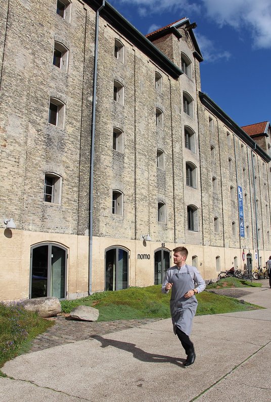 Pierwsza siedziba Nomy: XVIII-wieczny budynek dawnego magazynu na nabrzeżu w Kopenhadze.