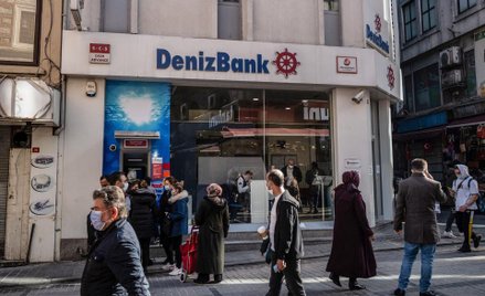 Turcja: Lira traciła nawet 15 procent