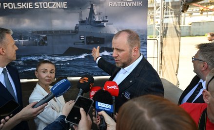 Prezes zarządu PGZ Stoczni Wojennej Marcin Ryngwelski na terenie Stoczni Wulkan w Szczecinie