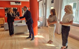 W przywitaniu nowej dyrektor wzięli udział kierownicy filii ośrodka, pracownicy oraz burmistrz Bogda