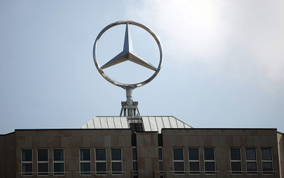 Daimler zwiększa sprzedaż aut i obroty, ale zarabia mniej