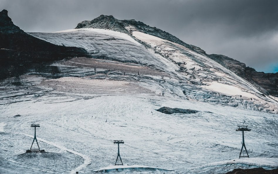 W Zermatt dotąd można było jeździć na nartach także w szczycie sezonu letniego. W tym roku okazało s