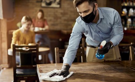 Przecena akcji wynikiem restrykcji