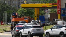 Kolejce na stacji benzynowej Rosnieftu w Rostowie nad Donem