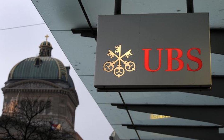 UBS kolejny kwartał na dużym minusie