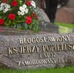 Ks. Jerzy Popiełuszko został pochowany przy kościele św. Stanisława Kostki na warszawskim Żoliborzu.