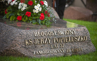 Ks. Jerzy Popiełuszko został pochowany przy kościele św. Stanisława Kostki na warszawskim Żoliborzu.