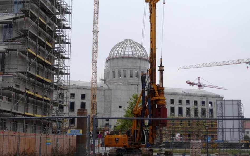 Ściany Zamku już stoją