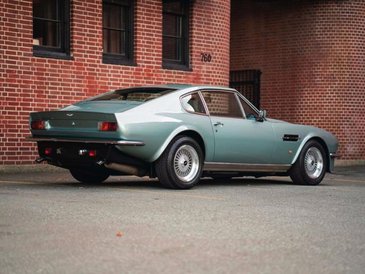 Ten sportowy wóz napędza silnik skonstruowany przez polskiego inżyniera Tadeusza Marka.