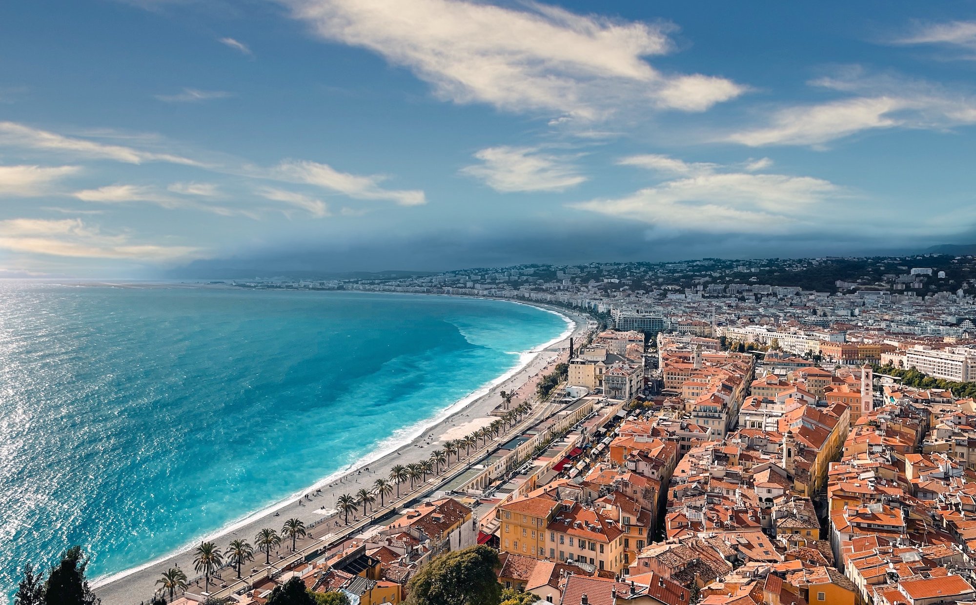 Polacy w podróży. Latamy coraz częściej, wydajemy więcej, realizujemy marzenia