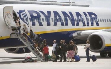 Ryanair czeka na odzew 10 tysięcy pasażerów