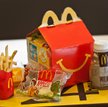 Za dużo plastiku w zestawach dla dzieci. McDonald's i Burger King muszą się zmienić