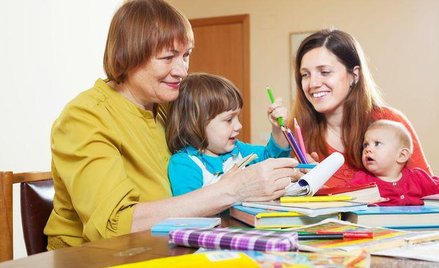 PIT 2014: Legalnie zarabiająca niania odliczy koszty jak przedsiębiorca