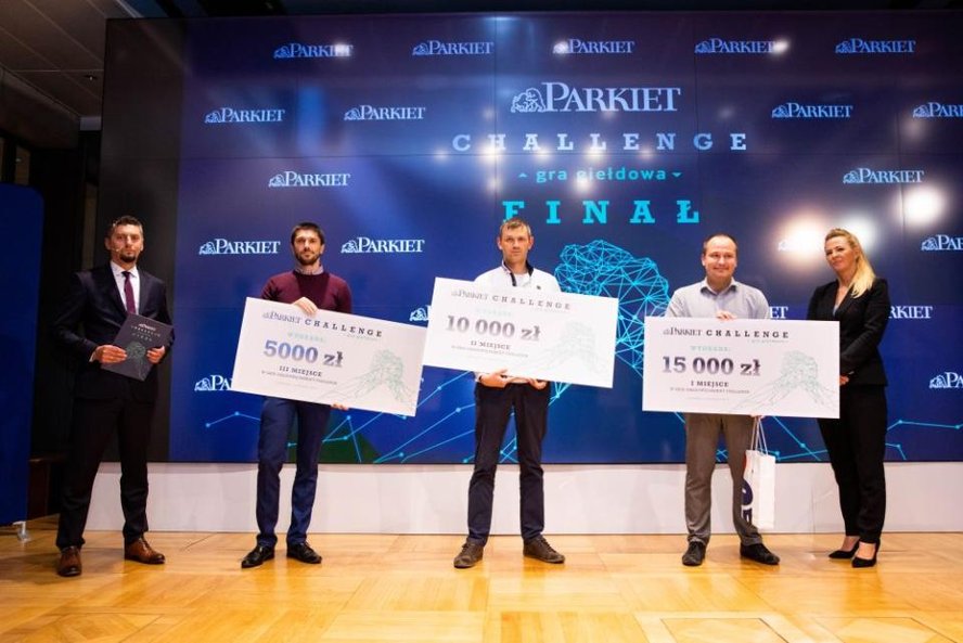 Finałowa trójka: od lewej Dawid Kuchnicki ("ChartVader"), Robert Bernat ("Grahamek"), Paweł Czuba ("