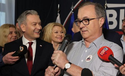 Kandydat Lewicy na prezydenta Robert Biedroń i szef SLD Włodzimierz Czarzasty