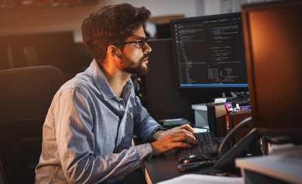 Coraz więcej ofert pracy w IT nie tylko dla programistów